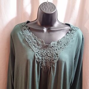 Absolutely famous XL green blouse